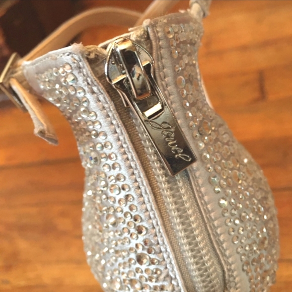 Badgley Mischka Alivia II - Picture 3 of 17